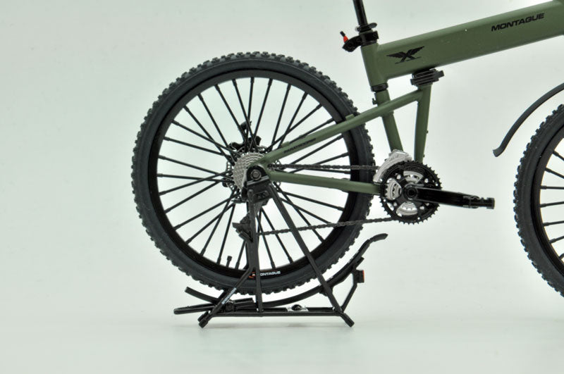 LittleArmory [LM003] Montague Paratrooper - Image 9