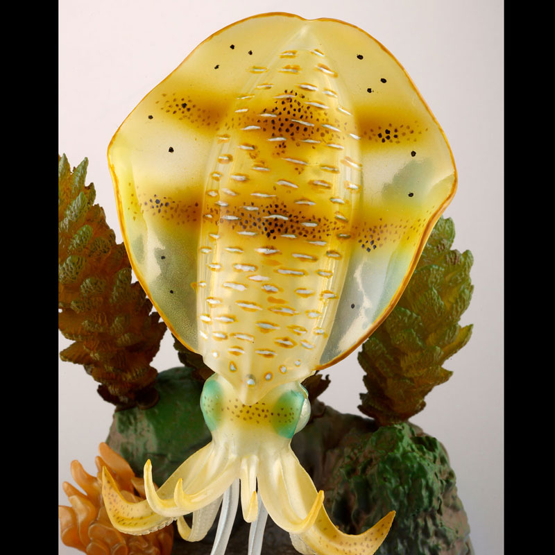 STRIKE FANTASY Bigfin Reef Squid Figure - Image 6
