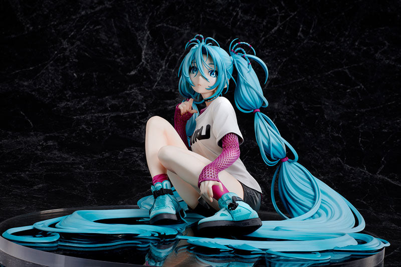 Hatsune Miku x Mai Yoneyama Street Style Tokyo Figure Limited Edition 1/4 Figure - Image 2