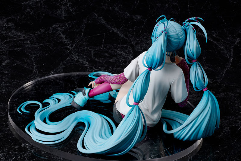 Hatsune Miku x Mai Yoneyama Street Style Tokyo Figure Limited Edition 1/4 Figure - Image 5