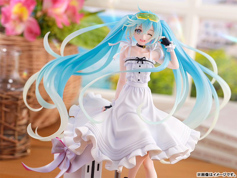 Hatsune Miku GT Project Racing Miku 2021 Vacation Style Ver. 1/7 Figure - Image 6