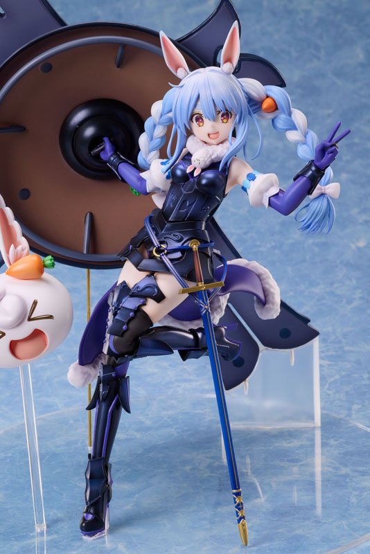 Usada Pekora x Mash Kyrielight 1/7 Collaboration Figure - Image 9