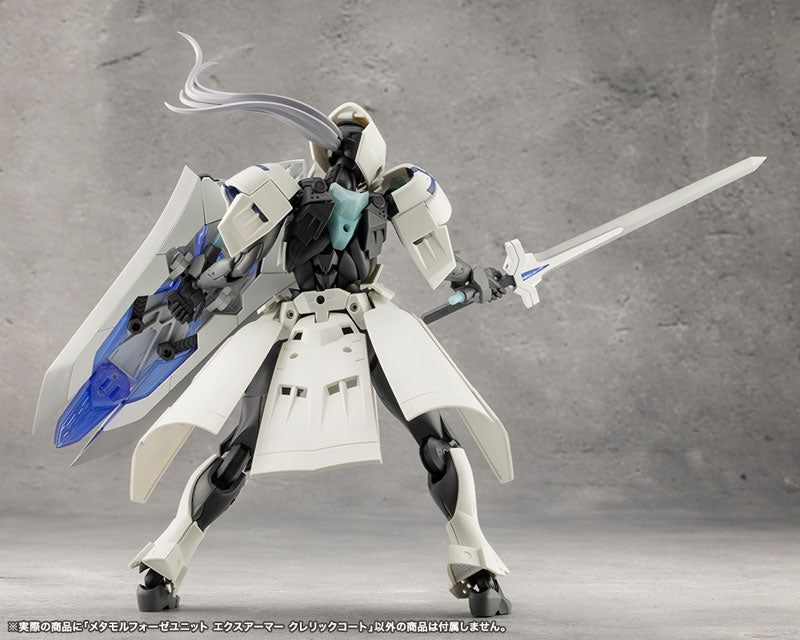 UNLIMITED UNIVERSE MEGALOMARIA Metamorphose Unit Exarmor Cleric Coat Plastic Model - Image 7