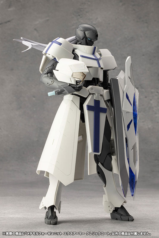 UNLIMITED UNIVERSE MEGALOMARIA Metamorphose Unit Exarmor Cleric Coat Plastic Model - Image 8
