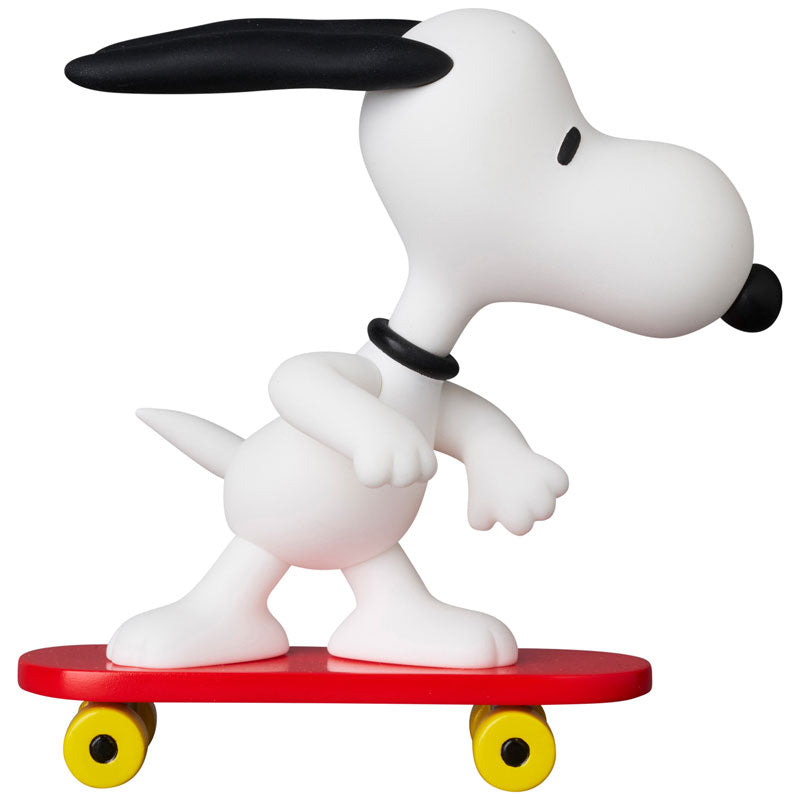 Ultra Detail Figure No.824 UDF PEANUTS SERIES 17 SKATEBOARD SNOOPY - Image 2