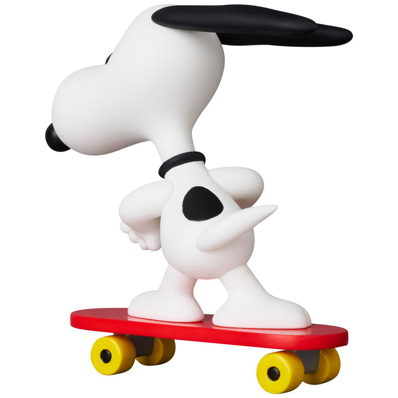 Ultra Detail Figure No.824 UDF PEANUTS SERIES 17 SKATEBOARD SNOOPY - Image 3