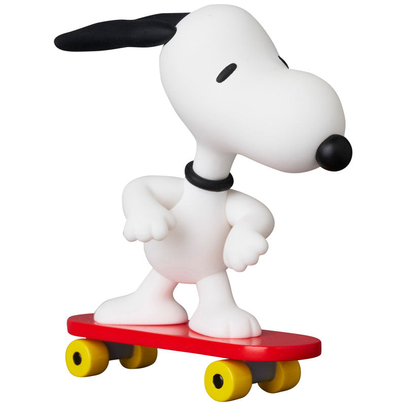 Ultra Detail Figure No.824 UDF PEANUTS SERIES 17 SKATEBOARD SNOOPY - Image 4