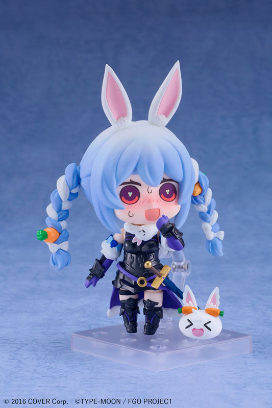 Nendoroid Usada Pekora (Mash Kyrielight Collaboration Ver.) - Image 4