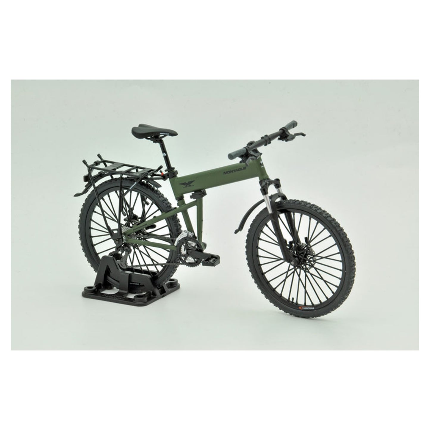 LittleArmory [LM003] Montague Paratrooper - Image 1