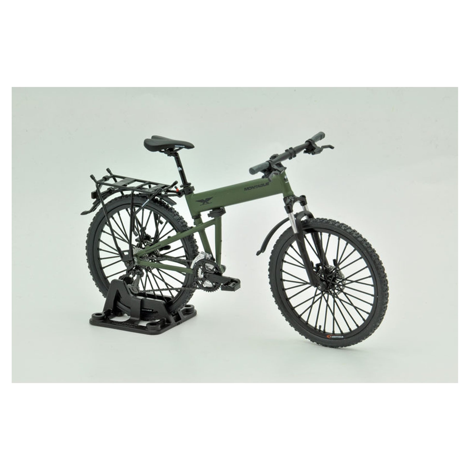 LittleArmory [LM003] Montague Paratrooper - Image 1