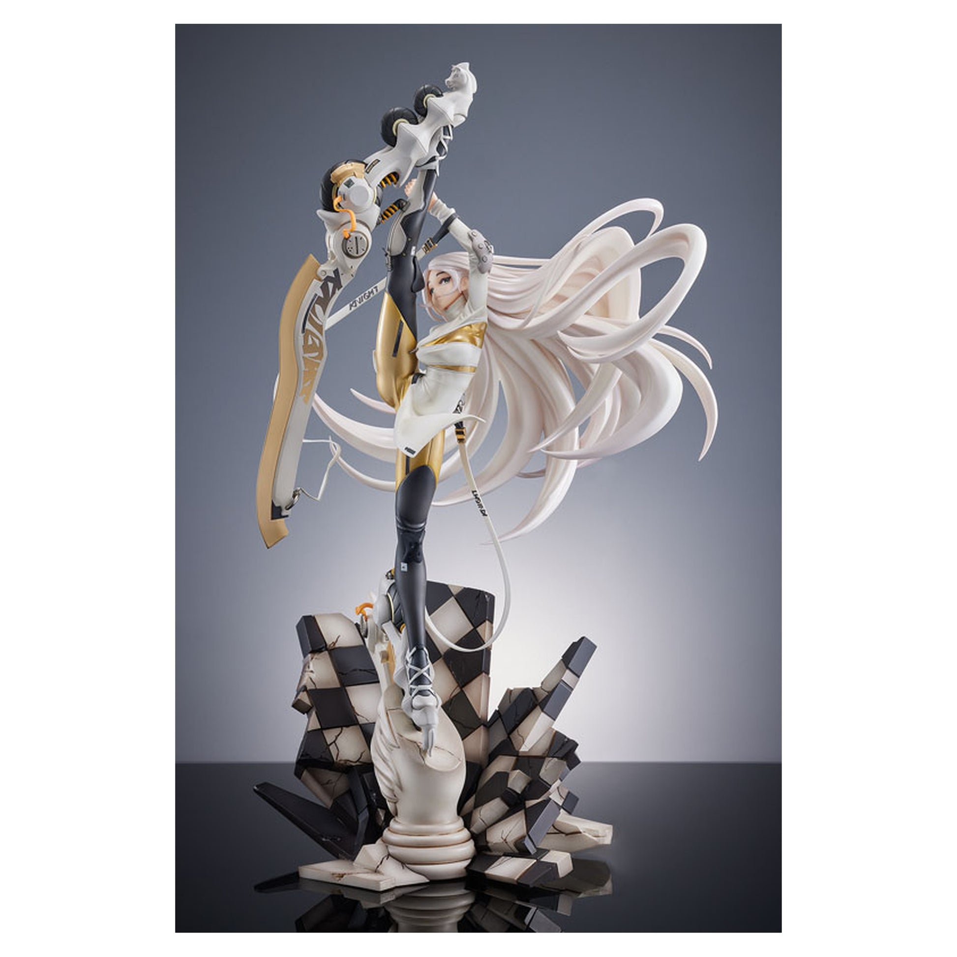 B&W,W-kn 1/7 Figure - Image 1