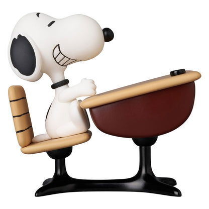 Ultra Detail Figure No.844 UDF PEANUTS SERIES 18 Snoopy with desk - Image 1