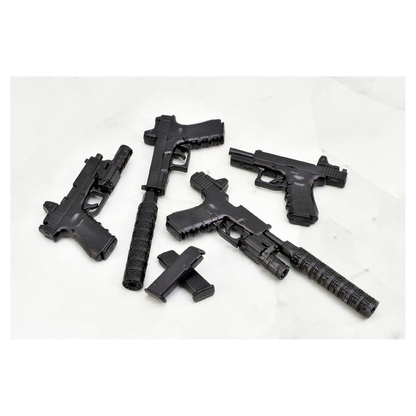 LittleArmory G17 & 18C & 19 Type 1/12 Plastic Model - Image 1