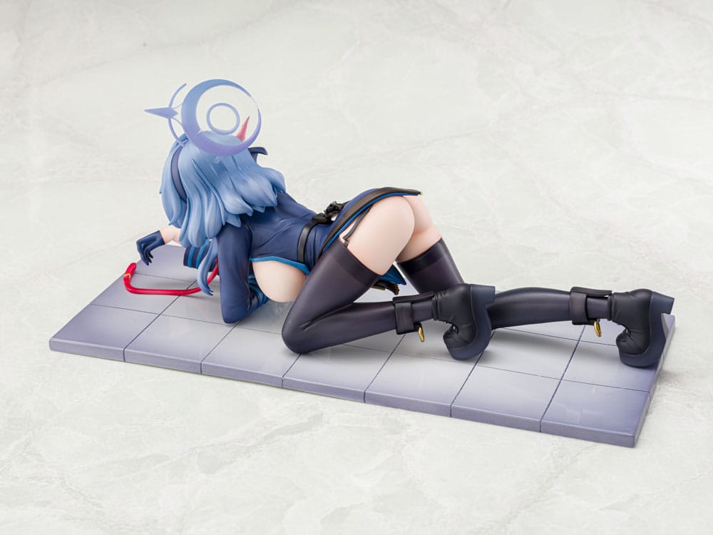 Blue Archive PVC Statue 1/7 Ako Memorial Lobby Ver. 23 cm