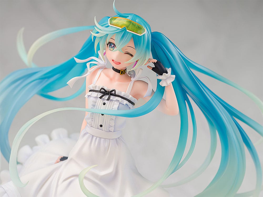 Hatsune Miku GT Project Original PVC Statue 1/7 Vacation Style Ver. 24 cm