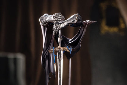 Reverse: 1999 Limepie Series PVC Statue Knight 17 cm