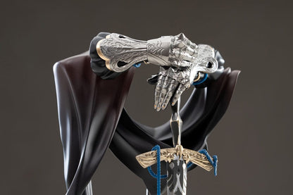 Reverse: 1999 Limepie Series PVC Statue Knight 17 cm