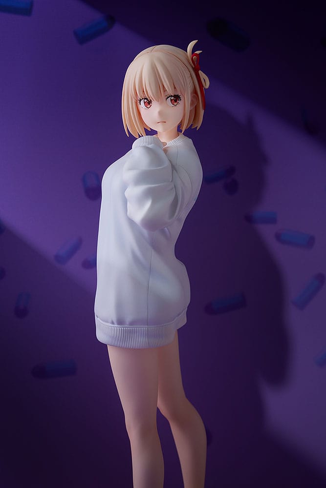 Lycoris Recoil PVC Statue 1/7 Chisato Nishikigi: Oversized Sweatshirt Ver. 25 cm
