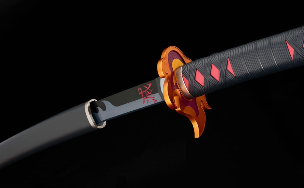 Demon Slayer: Kimetsu no Yaiba Proplica Replica 1/1 Nichirin Sword (Tanjiro Kamado) Kyojuro Rengoku´s Sword Gueard Ver. 88 cm - Otaku Gems